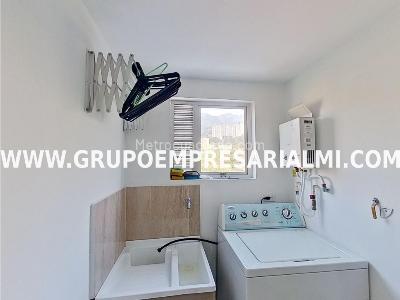 Apartamento de 2 alcobas en venta en Obrero, Bello, 58 m² · foto 13 de 15