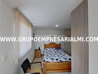 Apartamento de 2 alcobas en venta en Obrero, Bello, 58 m² · foto 9 de 15