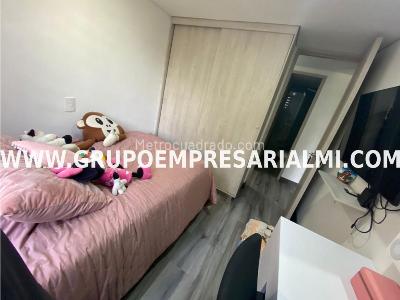 Apartamento de 3 alcobas en venta en Los Colores, Medellín, 82 m² · foto 14 de 20