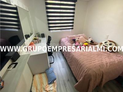 Apartamento de 3 alcobas en venta en Los Colores, Medellín, 82 m² · foto 16 de 20