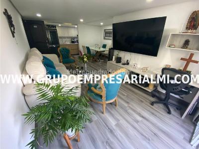 Apartamento de 3 alcobas en venta en Los Colores, Medellín, 82 m² · foto 4 de 20