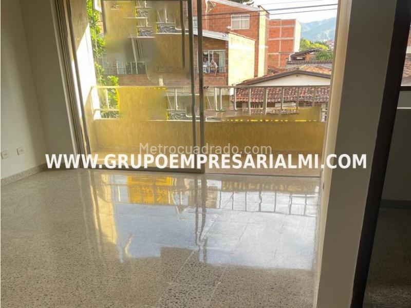 Spacious 3BR Apartment in El Estadio Neighborhood - 2
