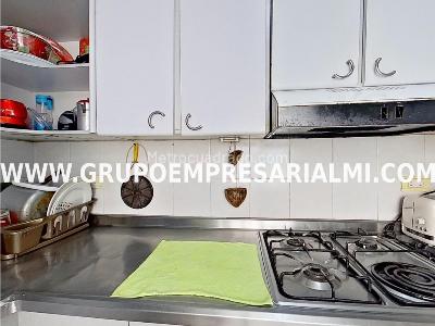 Apartamento de 3 alcobas en venta en La Castellana, Medellín, 93 m² · foto 4 de 20