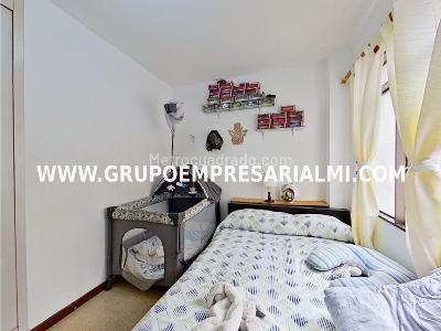 Apartamento de 3 alcobas en venta en La Castellana, Medellín, 93 m² · foto 14 de 20