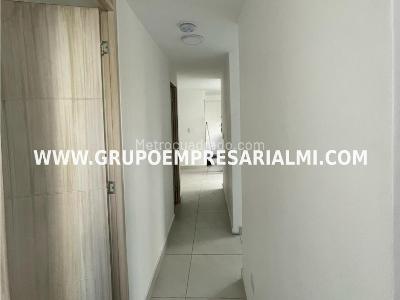 Apartamento de 3 alcobas en venta en Maria Auxiliadora, Sabaneta, 50 m² · foto 5 de 15