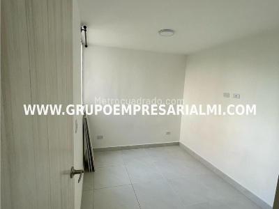 Apartamento de 3 alcobas en venta en Maria Auxiliadora, Sabaneta, 50 m² · foto 9 de 15