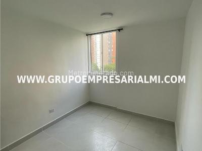 Apartamento de 3 alcobas en venta en Maria Auxiliadora, Sabaneta, 50 m² · foto 11 de 15