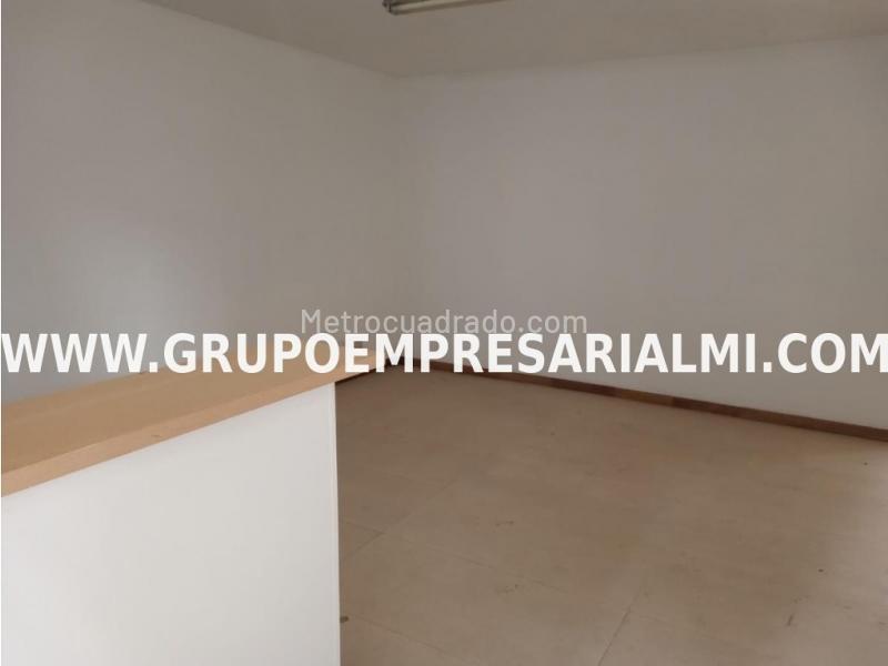 Casa comercial con 5 Alcobas en Suramericana - 3