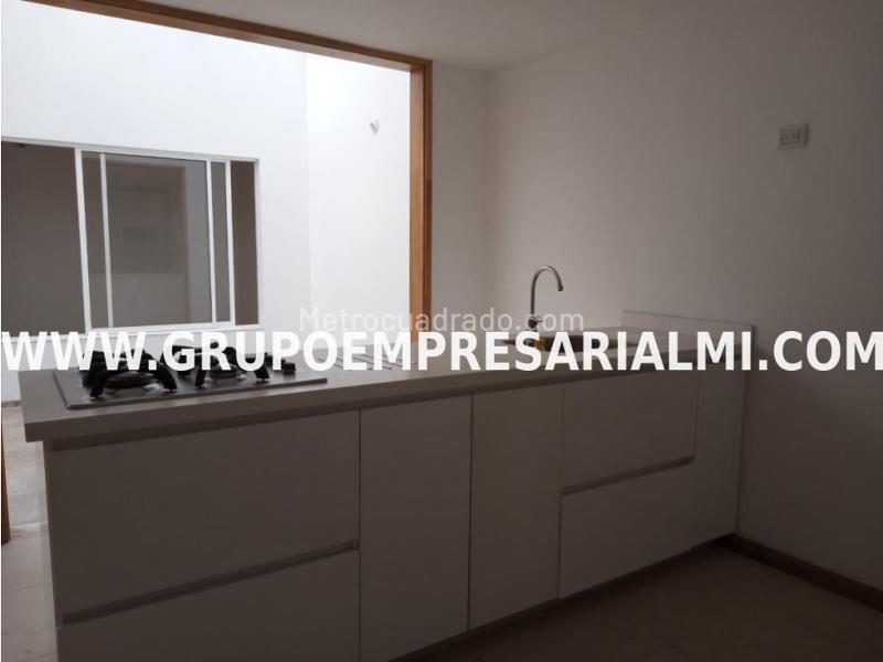 Casa comercial con 5 Alcobas en Suramericana - 5