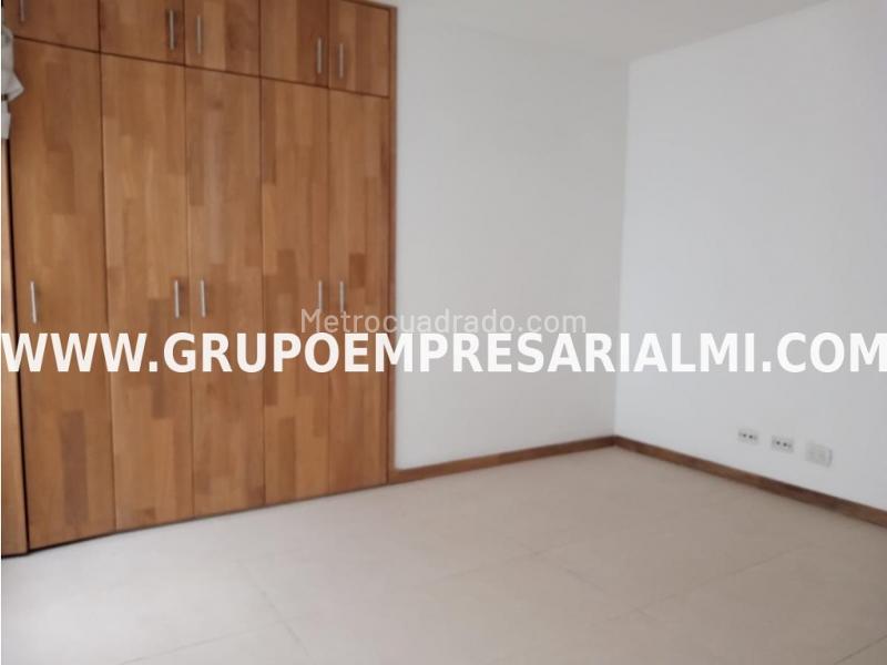 Casa comercial con 5 Alcobas en Suramericana - 7