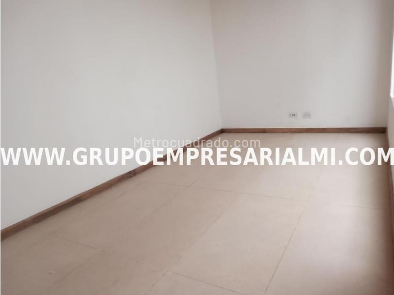 Casa comercial con 5 Alcobas en Suramericana - 8