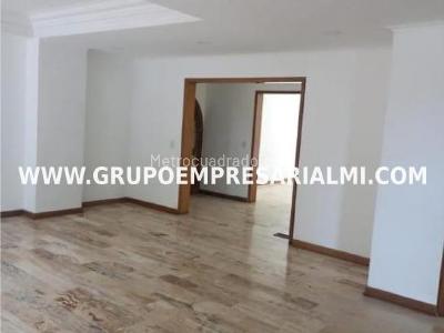 Apartamento de 4 alcobas en arriendo en El Poblado, Medellín, 340 m² · foto 4 de 16