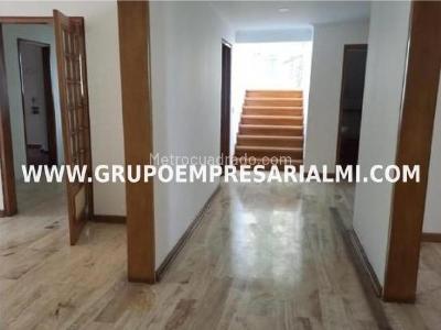 Apartamento de 4 alcobas en arriendo en El Poblado, Medellín, 340 m² · foto 8 de 16