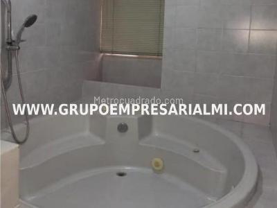 Apartamento de 4 alcobas en arriendo en El Poblado, Medellín, 340 m² · foto 13 de 16
