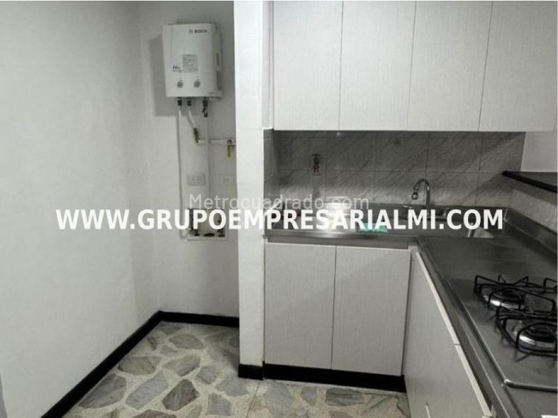 Charming 2BR Apartment in Robledo - 3