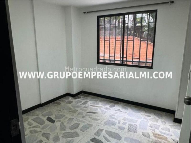 Charming 2BR Apartment in Robledo - 6