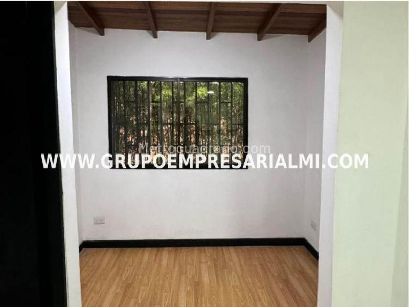 Charming 2BR Apartment in Robledo - 8