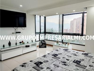 Apartamento de 4 alcobas en arriendo en El Poblado, Medellín, 280 m² · foto 2 de 16