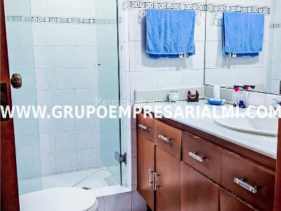 Apartamento de 4 alcobas en arriendo en El Poblado, Medellín, 280 m² · foto 10 de 16