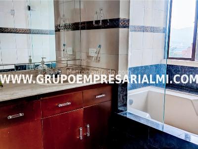 Apartamento de 4 alcobas en arriendo en El Poblado, Medellín, 280 m² · foto 12 de 16