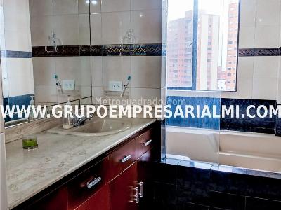 Apartamento de 4 alcobas en arriendo en El Poblado, Medellín, 280 m² · foto 13 de 16