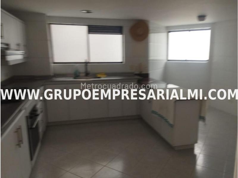 Beautiful 3BR Apartment in El Poblado - 2