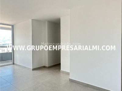 Apartamento de 3 alcobas en venta en Las Lomitas, Sabaneta, 76 m² · foto 2 de 19