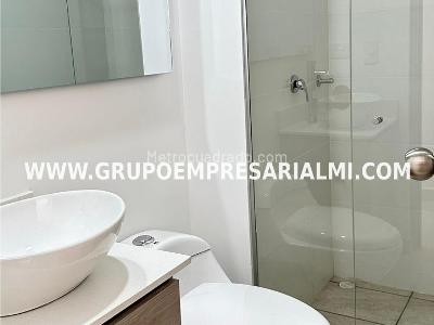 Apartamento de 3 alcobas en venta en Las Lomitas, Sabaneta, 76 m² · foto 15 de 19