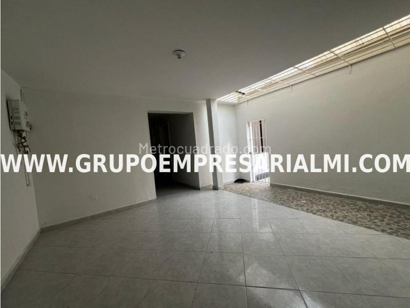 Spacious 2BR House in Conquistadores - 3