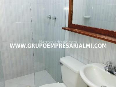 Casa de 2 alcobas en venta en Conquistadores, Medellín, 134 m² · foto 6 de 10