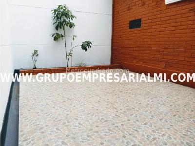 Casa de 2 alcobas en venta en Conquistadores, Medellín, 134 m² · foto 8 de 10