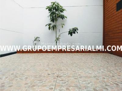 Casa de 2 alcobas en venta en Conquistadores, Medellín, 134 m² · foto 10 de 10