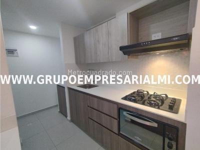 Apartamento de 3 alcobas en arriendo en El Poblado, Medellín, 70 m² · foto 2 de 7