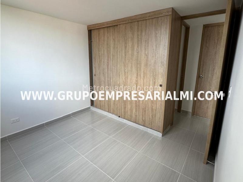 Modern 2BR Apartment for Rent in Calasanz (24th Floor View) - 4