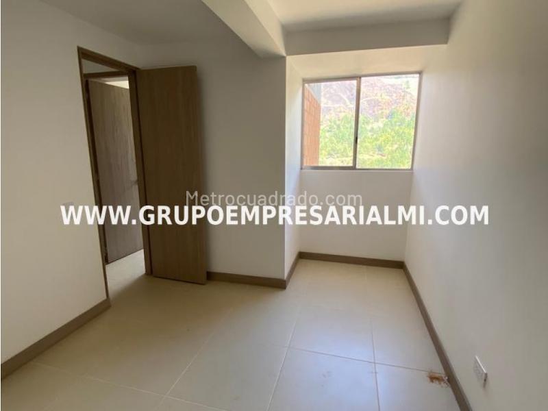 3BR Apartment in Niquia (53 m²) - 3