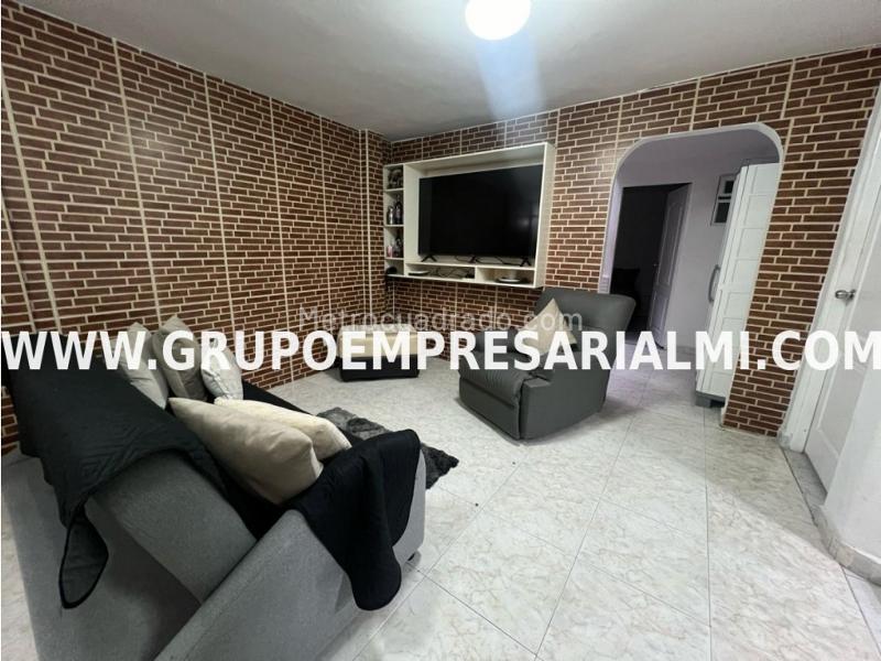 Charming 3BR House with 5 Baths in La America - 2