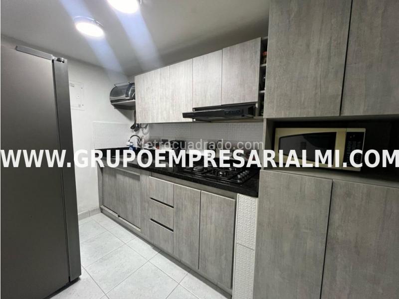 Charming 3BR House with 5 Baths in La America - 8