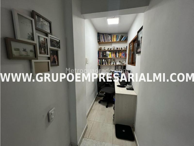 Charming 3BR House with 5 Baths in La America - 9