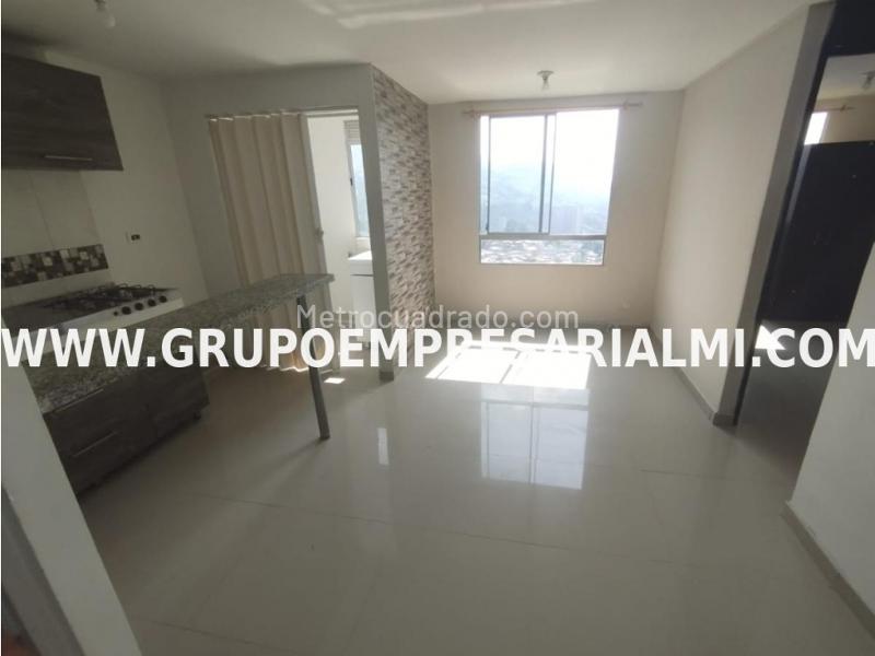 Apartamento de 2 Alcobas en San Antonio (Piso 9)