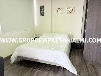 Apartaestudio en arriendo en El Poblado, Medellín, 47 m² · foto 3 de 9