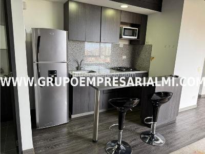 Apartaestudio en arriendo en El Poblado, Medellín, 47 m² · foto 4 de 9