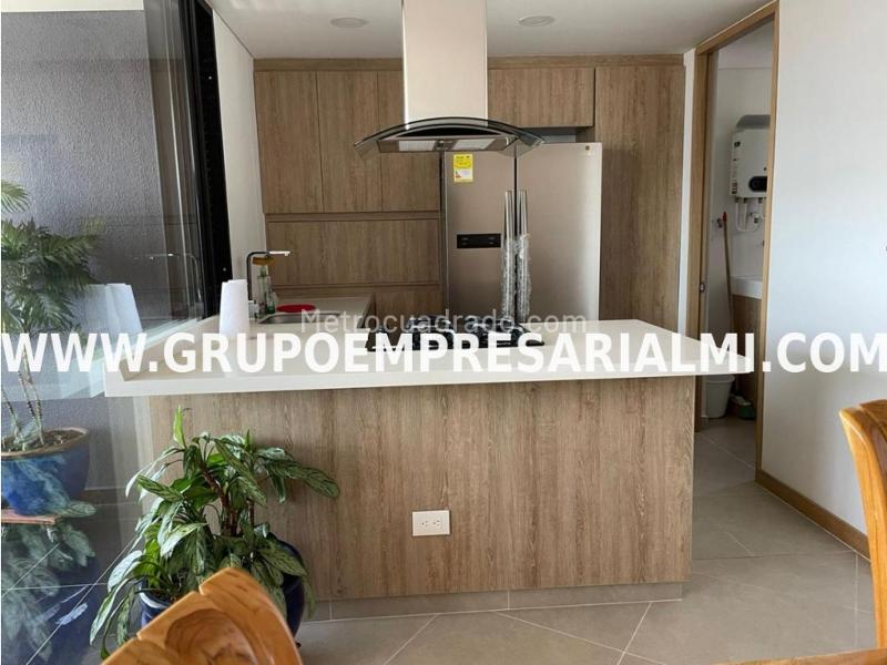 Apartamento Amoblado de Lujo de 3 Alcobas en El Poblado