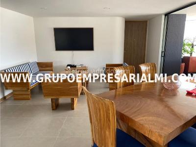 Apartamento en arriendo en El Poblado, Medellín · foto 2 de 18