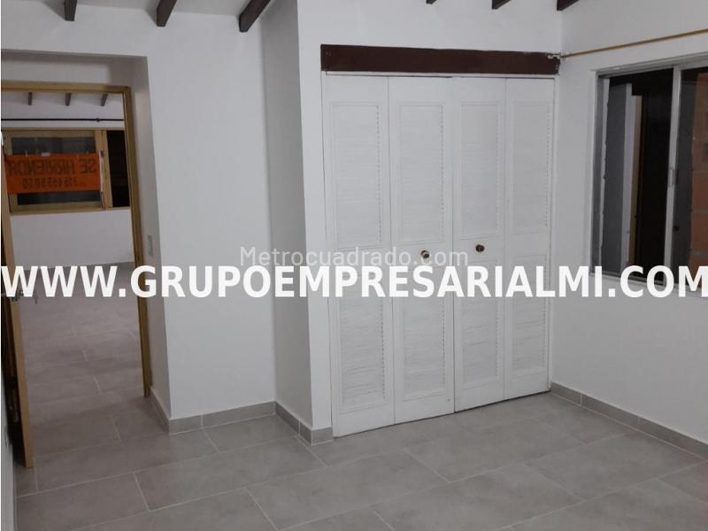 Casa Encantadora de 3 Alcobas en La Castellana - 4