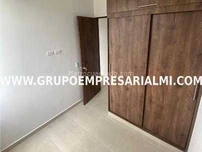 Apartamento de 3 alcobas en venta en Cabañas, Bello, 48 m² · foto 3 de 9