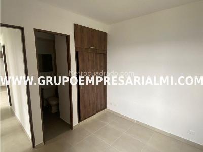 Apartamento de 3 alcobas en venta en Cabañas, Bello, 48 m² · foto 5 de 9