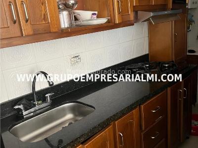 Apartamento de 2 alcobas en venta en Los Alcazares, Sabaneta, 59 m² · foto 2 de 9