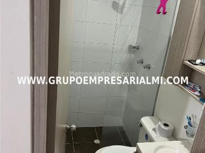 Apartamento de 2 alcobas en venta en Los Alcazares, Sabaneta, 59 m² · foto 9 de 9