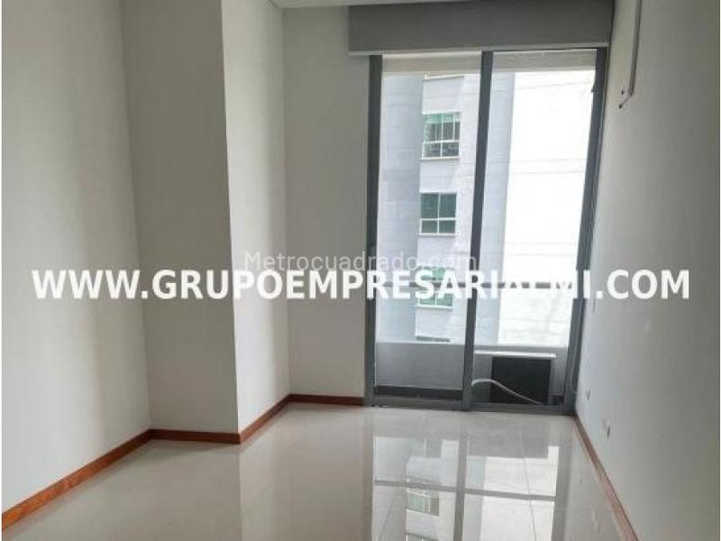 Luxury 2BR Apartment with 3 Baths in El Tesoro - 5