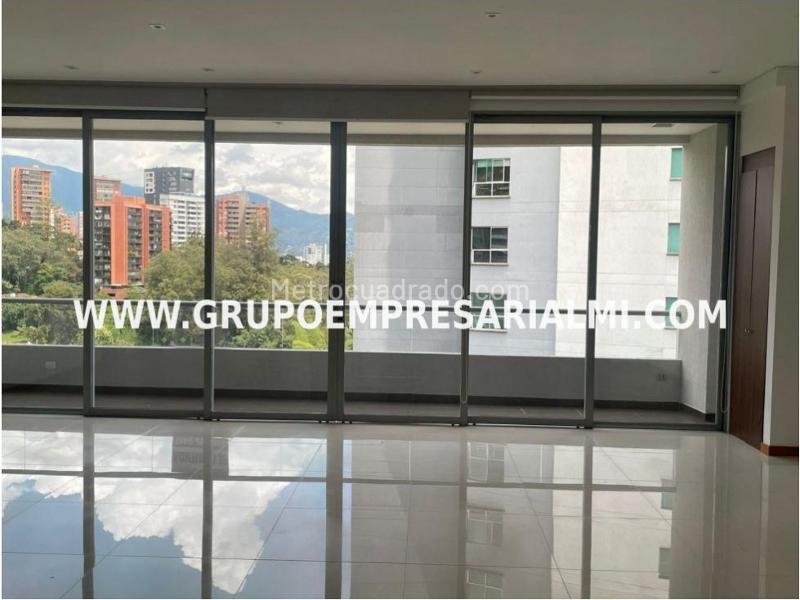 Luxury 2BR Apartment with 3 Baths in El Tesoro - 6